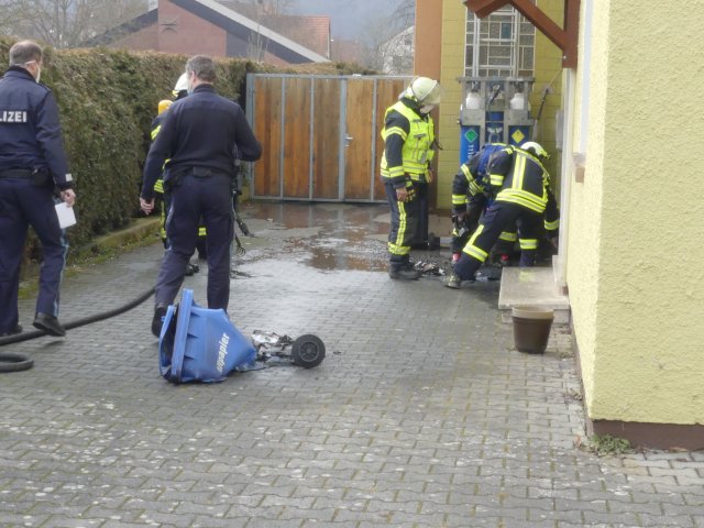 #12: Mülltonnenbrand